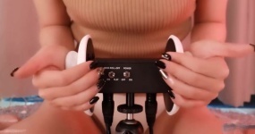 B站 蛇蛇 蛇蛇助眠 ASMR 毛线衫