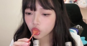 辣不辣Hyo asmr 擦边棒棒糖