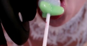 可爱的埋埋 ASMR 舔棒棒糖