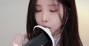 Yoon ying ASMR 女仆舔耳