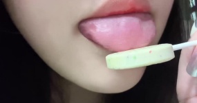 只有一个双下巴 棒棒糖