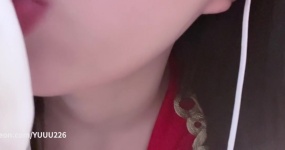 yuuu 舔耳