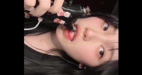 璐璐哄睡屋 舌头抵麦