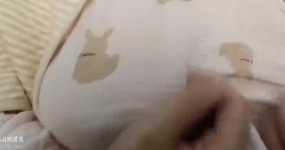 软趣味zzz 睡衣无内衣 胸部摩擦 （没声音）
