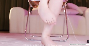贴贴奶御 自摸 裸足 无内