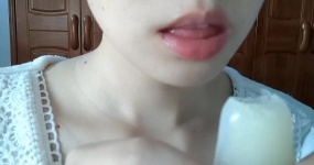 lia的晚安小屋 舔东西