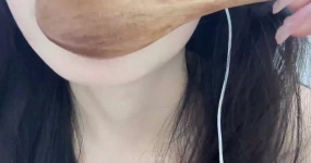 布鲁比呐呐 舔木勺