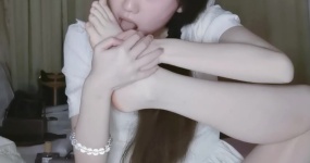 yidan的窝窝 舔脚