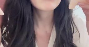 布鲁比呐呐 舔耳