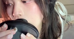 椰椰拿铁 白月光单人舔耳
