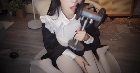 酥酥学姐 小修女的舔耳