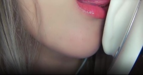 陆瑶姐姐 你想做那个棒棒糖吗