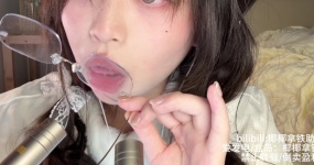 椰椰拿铁 双马尾学姐の镜片清洁服务