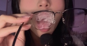 小0觉觉猪 舔眼镜合集