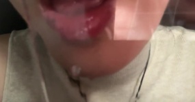 喵喵你好好好 舔亚克力板