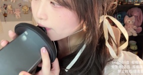 椰椰拿铁 白丝带双马尾吮吸天鹅