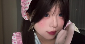 啵啵眠眠  小厨娘和你偷偷亲吻