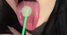 bob1啵啵  一起吃棒棒糖