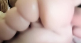 白喵助眠 涂抹芦荟胶在jiojio上