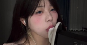 啵啵眠眠  前女友为你舔耳服务