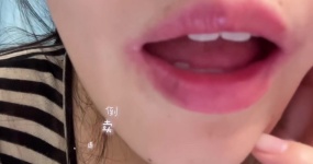 呆呆小羊iu 舔屏