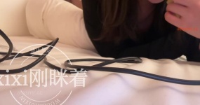 xixi刚眯着