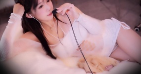 阿稀稀大魔王 偷拿后妈丝袜被发现