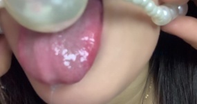 辰辰ichen 舔珍珠球