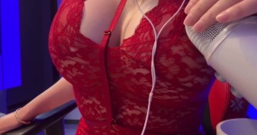 小水不会水 妈妈勾引剧情