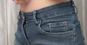 甜菜小怡   牛仔短裤黑丝全身刮擦