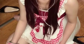小诺眠绵  女仆跪地上舔屏